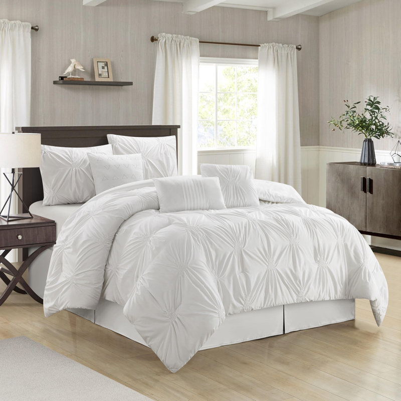 Nargiz 7 Piece Comforter Set, Édredon de très grande taille et 6 pièces suppl, Blanc