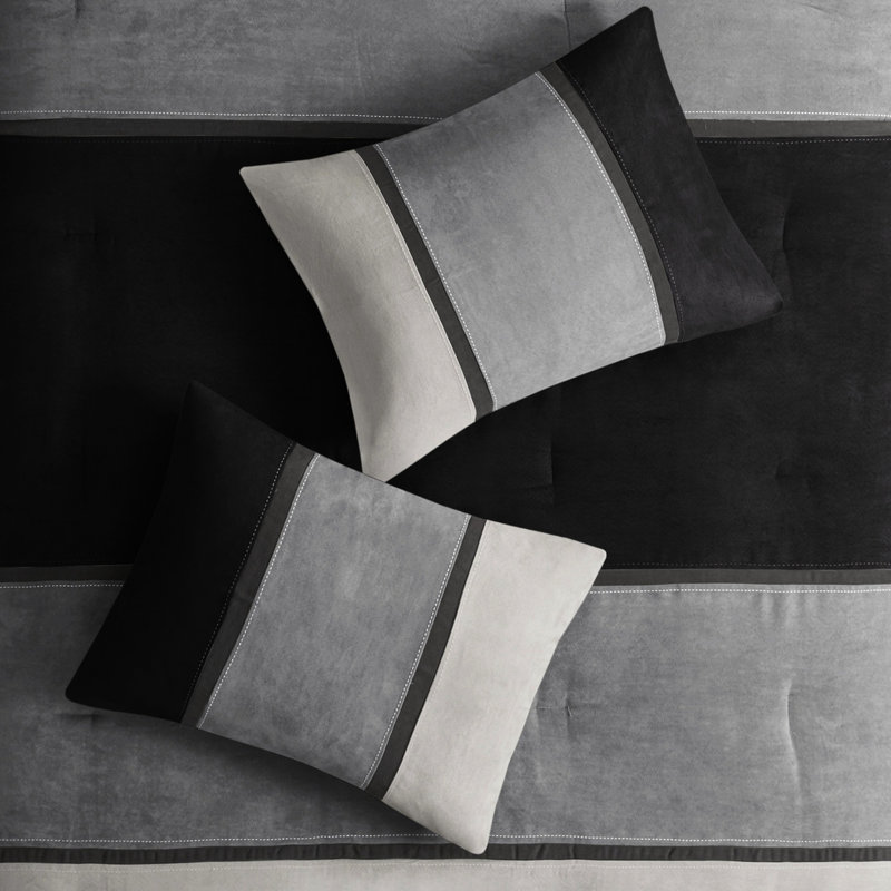 Couette 7 pièces en suédine noire, format Queen, avec oreillers décoratifs brodés et oreillers de luxe inclus.