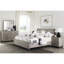 Lit pour grand lit gris et planche de bois attrayante Grace