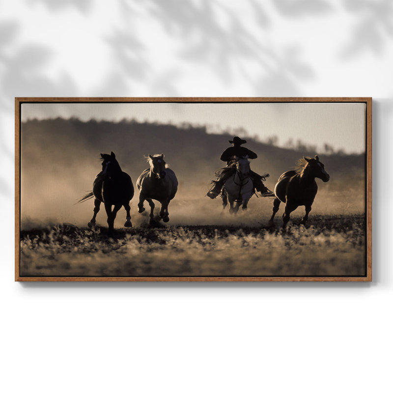 Ranchers Ride- Gallery encadrée -Prêt à suspendre, H 25 po x l 49 po, Noyer