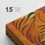 «Vibrant Tiger», reposant parmi des éléments floraux sur fond orange chaleureux - reproduction d'art sur toile encadrée-1242033998-1242033987