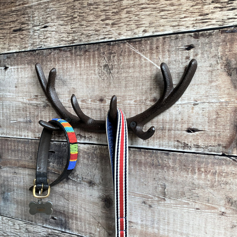 Ernbiorn Metal Wall Organizer with Key Hooks