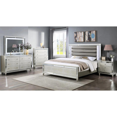 Luxury Queen Bed With Modern Style, Silver Finish, Channel And Led Enhancement Finish Design