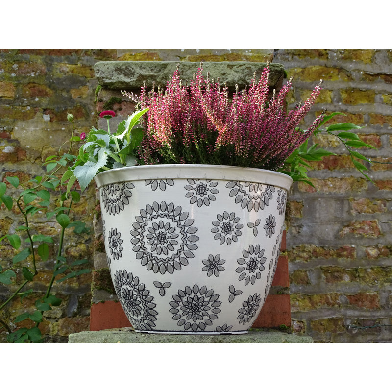 Corsair Pot Planter, White/Gray, 27 cm H x 36 cm W x 36 cm D