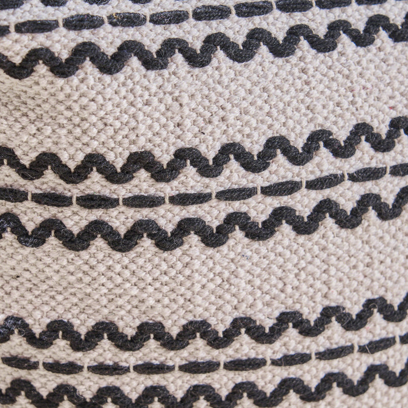 Pouf en tissu fabriqué à la main