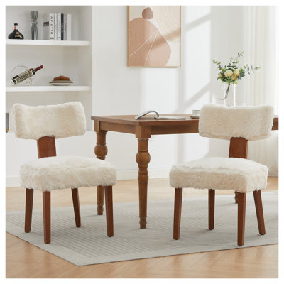 Ensemble de 2 chaises de salle à manger sans accoudoirs modernes en tissu de fourrure ivoire avec dossier incurvé et pieds en bois massif pour le salon de la salle à manger
