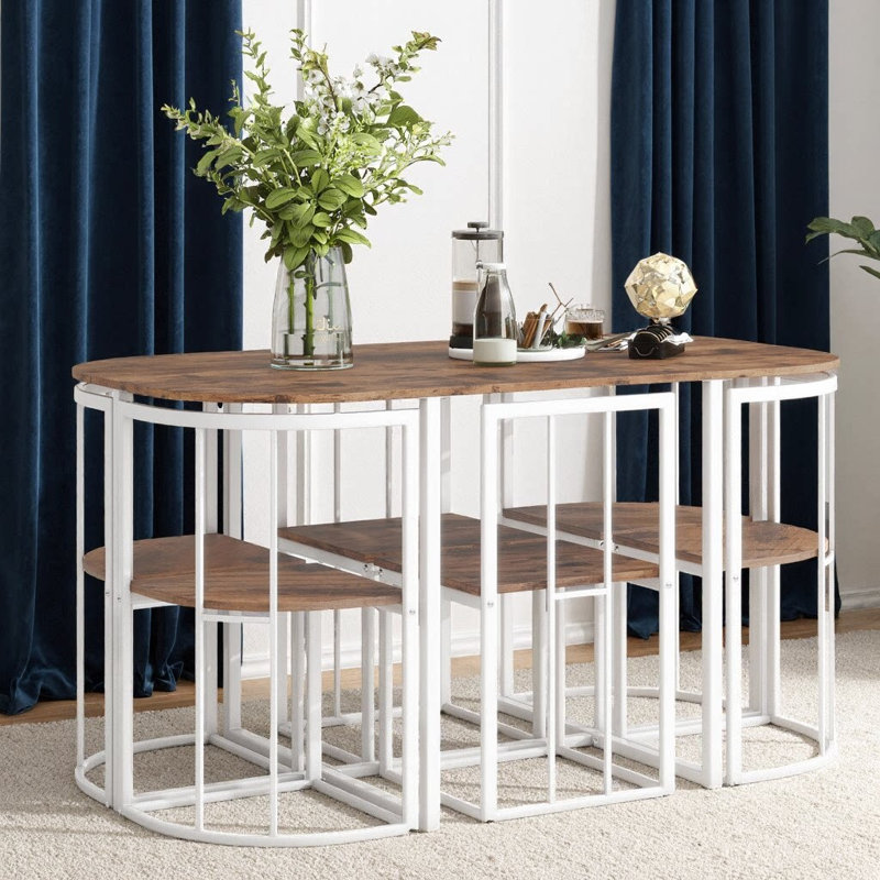 Ensemble de table de salle à manger 7 pièces pour 6 personnes | Table de cuisine moderne de 55 po avec structure en fer et plateau d'aspect marbre blanc | 6 chaises rembourrées avec sièges triangulaires et dossiers semi-circulaires | Conception peu encombrante