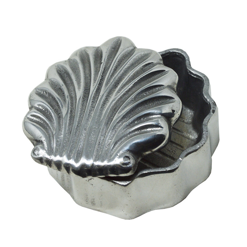 Boîte à bijoux en étain coquillage