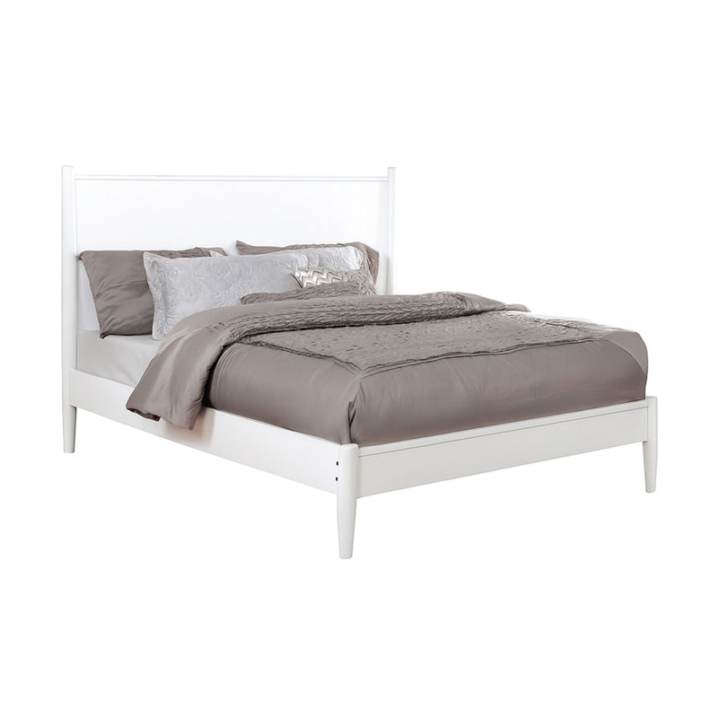 Très grand lit plateforme Mid-Century moderne au fini blanc, aucun sommier tapissier requis, pieds fuselés ronds, ensemble de lattes pour le soutien de la chambre à coucher et confort d'air