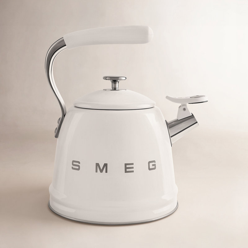 SMEG Whistling Stovetop Kettle, White