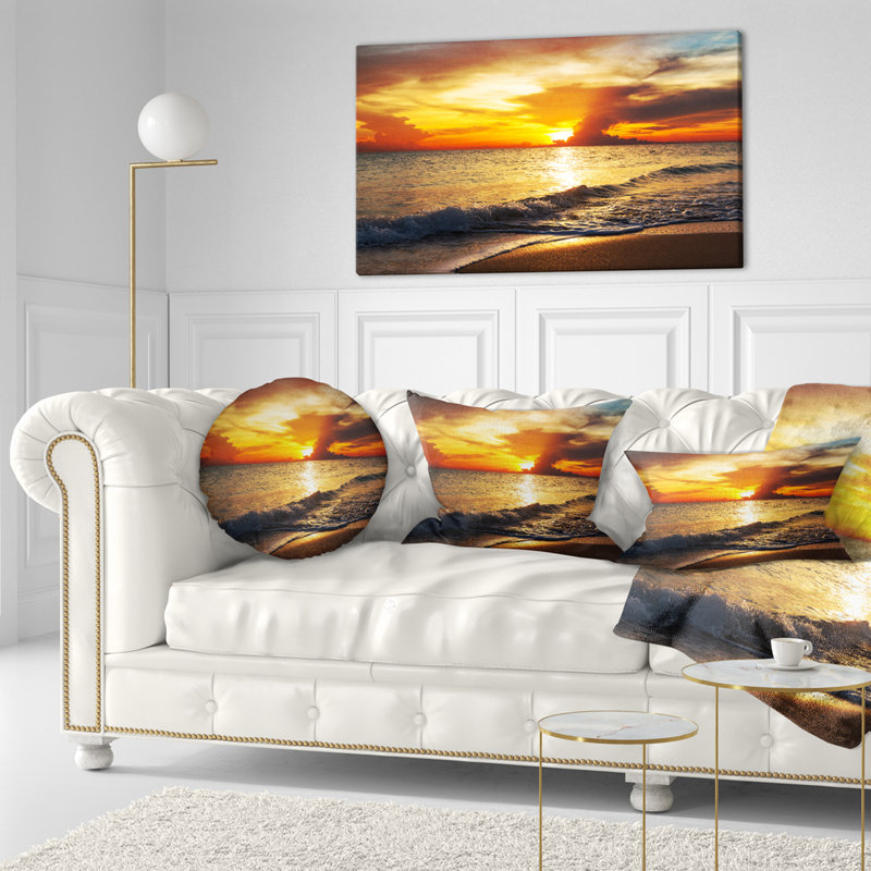 Coussin de soleil au-dessus de vagues de couleur beach, Rectangle 12" x 20"