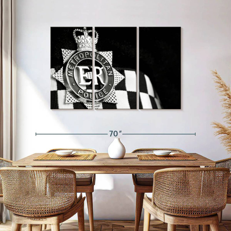 Insigne de la police métropolitaine, H 36 po x l 57 po