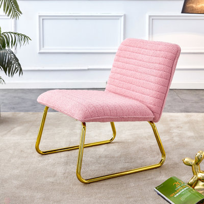 Fauteuil moderne simple en tissu moelleux rose avec pieds en métal doré. Convient au salon, à la chambre à coucher, au club, au canapé de détente confortable pour une personne