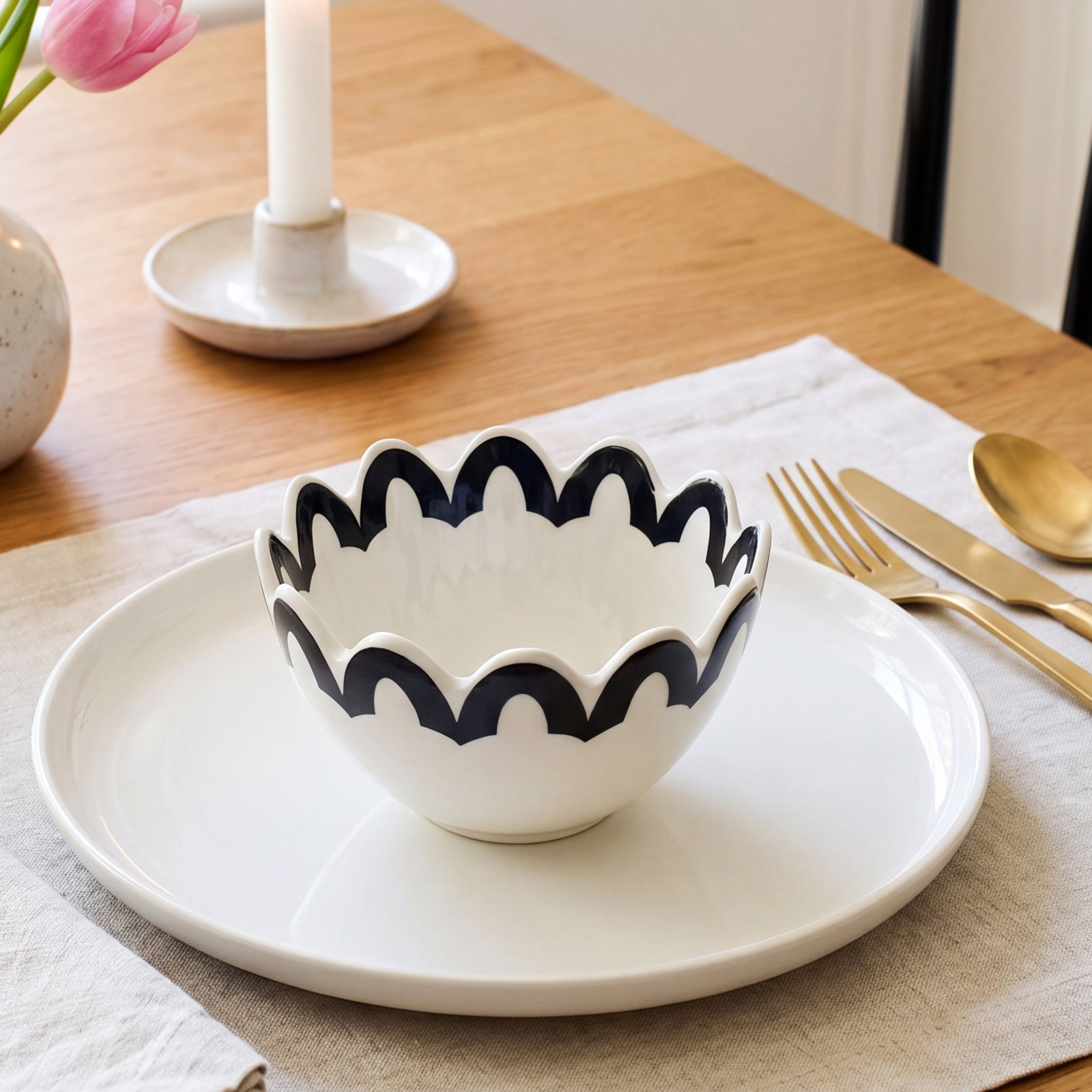 Stoneware Scalloped Dinnerware Set