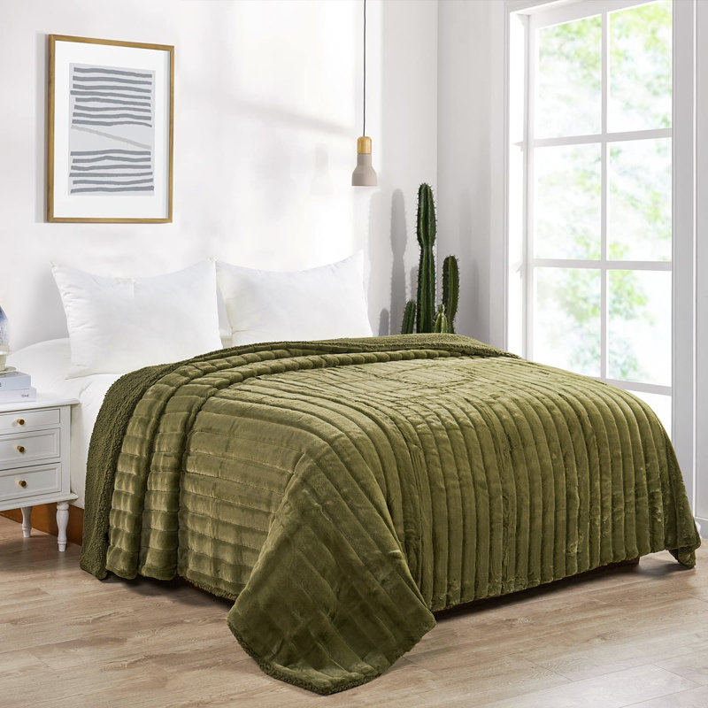 Jeté Super Mink, Olive, L 50 po x L 60 po