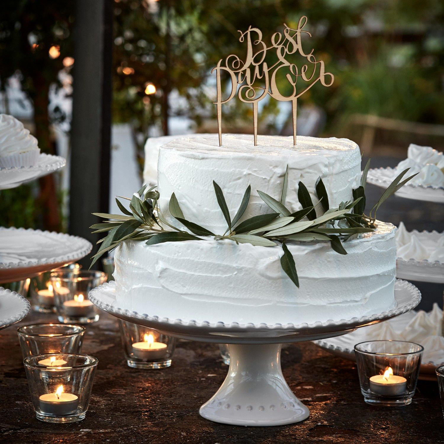 Pearl Stoneware Cake Stand