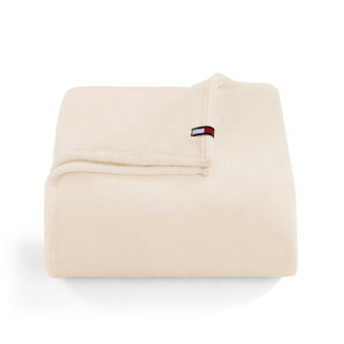 Tommy Hilfiger Solid Plush Marine Blanket