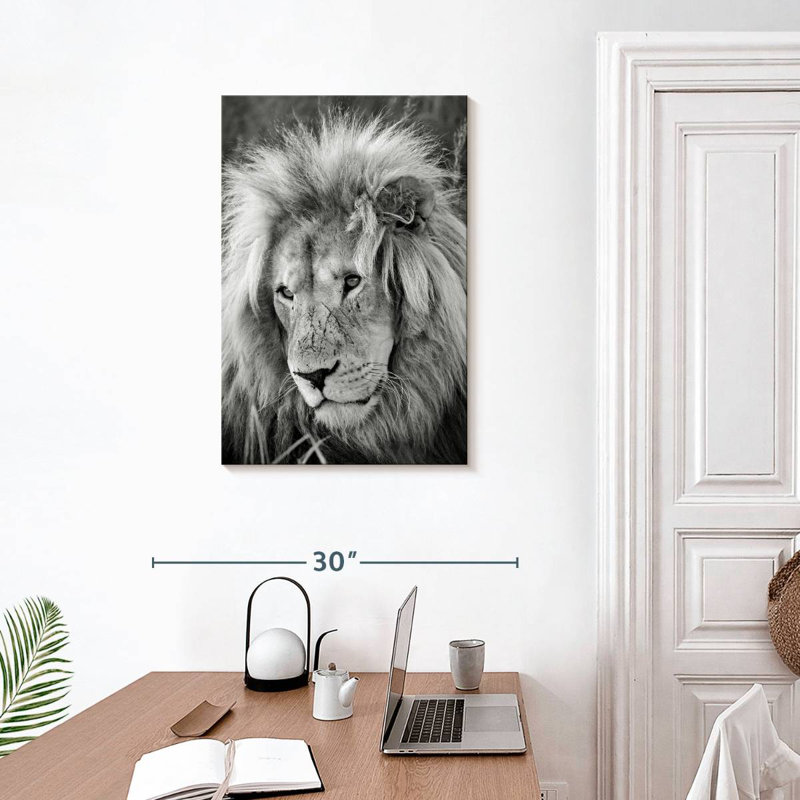 Brampt Lion Male I, 30" H x 20" W