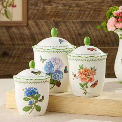 Ensemble de pots en porcelaine 3 pièces Mirabella, élégants pots de rangement floraux hermétiques avec papillons et garniture festonnée, parfaits pour le café, le thé, le sucre, la farine, les collations, l'organisation du garde-manger et le décor du comptoir