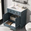 Meuble-lavabo bleu rétro 30 po avec lavabo en céramique, portes à fermeture douce et structure en bois massif, grand espace de rangement pour les espaces modernes
