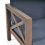 Fauteuil club en bois avec revêtement en coussins de siège gris et respirant-117803357-117803358