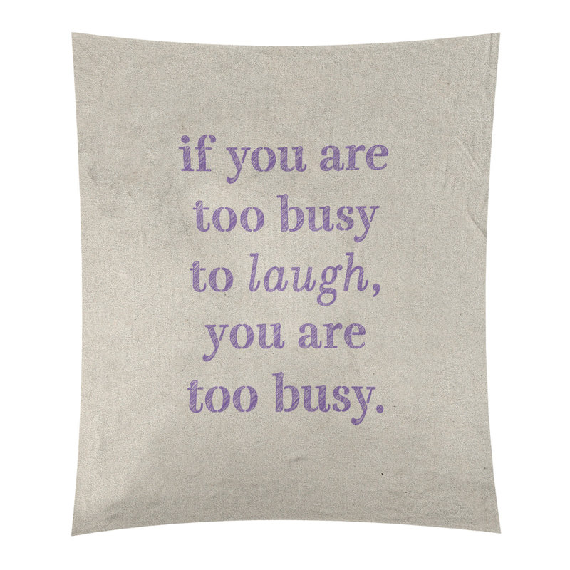 Tapisserie en polyester pour le temps pour les citations de rire, H 60 po x l 51 po, Blanc / Mauve
