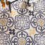 Tapis intérieur / extérieur gris / ivoire crocheté à la main Dilpreet-16761909
