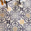 Tapis intérieur / extérieur gris / ivoire crocheté à la main Dilpreet-16761911