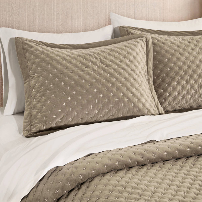 Ensemble de couvre-lit matelassé brodé en velours microfibre 3 pièces, taupe, taille king, King Coverlet + 2 Shams, Taupe