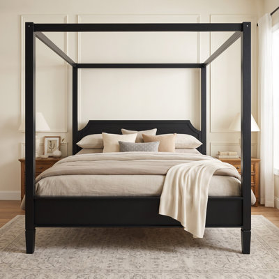 Lit plateforme à baldaquin en bois avec tête de lit tapissier, maison de campagne moderne, chambre à coucher