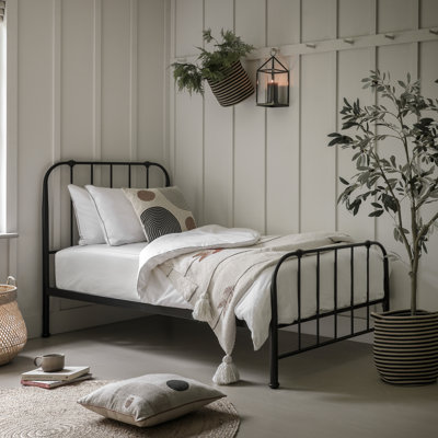 Amardev Bed