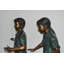 Statues en bronze cinq enfants de Michelson qui marchent ou se balancent - Taille: L 26 po x l 15 po x H 56 po.