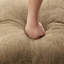 Canapé modulaire classique à trois places en forme de L avec accoudoirs évasés et volants amovibles, jupes plissées et pieds fuselés, canapé à quatre places en chenille confortable avec repose-pieds mobile-496918017-496918019-496918023