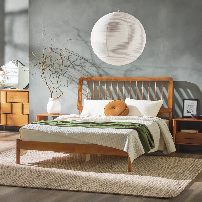 Catrece Solid Wood Platform Bed with Spindle Headboard, Caramel, Queen