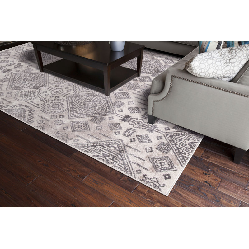 Oriental Indoor Rug, Rectangle 7' x 9'