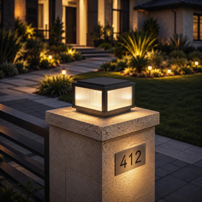 Quankoach 9.8 in Hardwired Outdoor Post Cap Light with E26 Bulb with Glass Shade