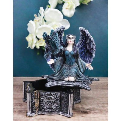 Figurine boîte gothique