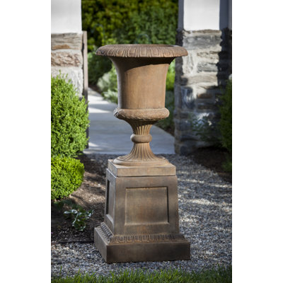 Williamsburg Planter