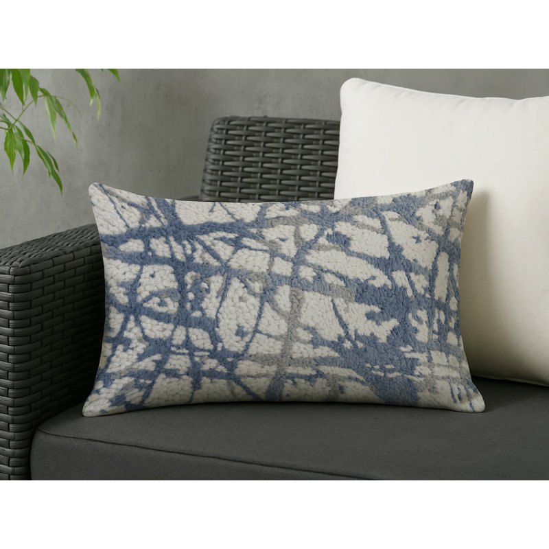 Coussin décoratif intérieur et extérieur Modern, Bleu / blanc / beige abstrait, Rectangle H 25 po x l 18 po