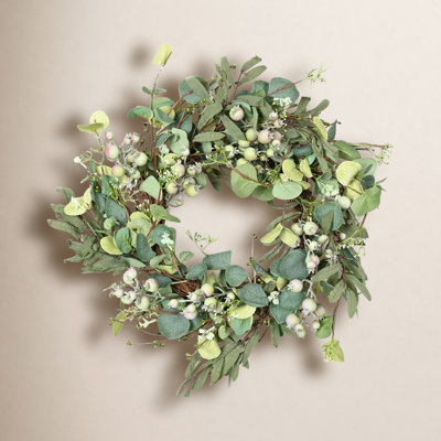 18" Handcrafted Eucalyptus, Berry No Holiday Wreath