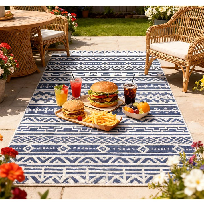 Geometric Style Reversible Outdoor Rug, Waterproof Plastic Straw With Carry Bag, White/Blue