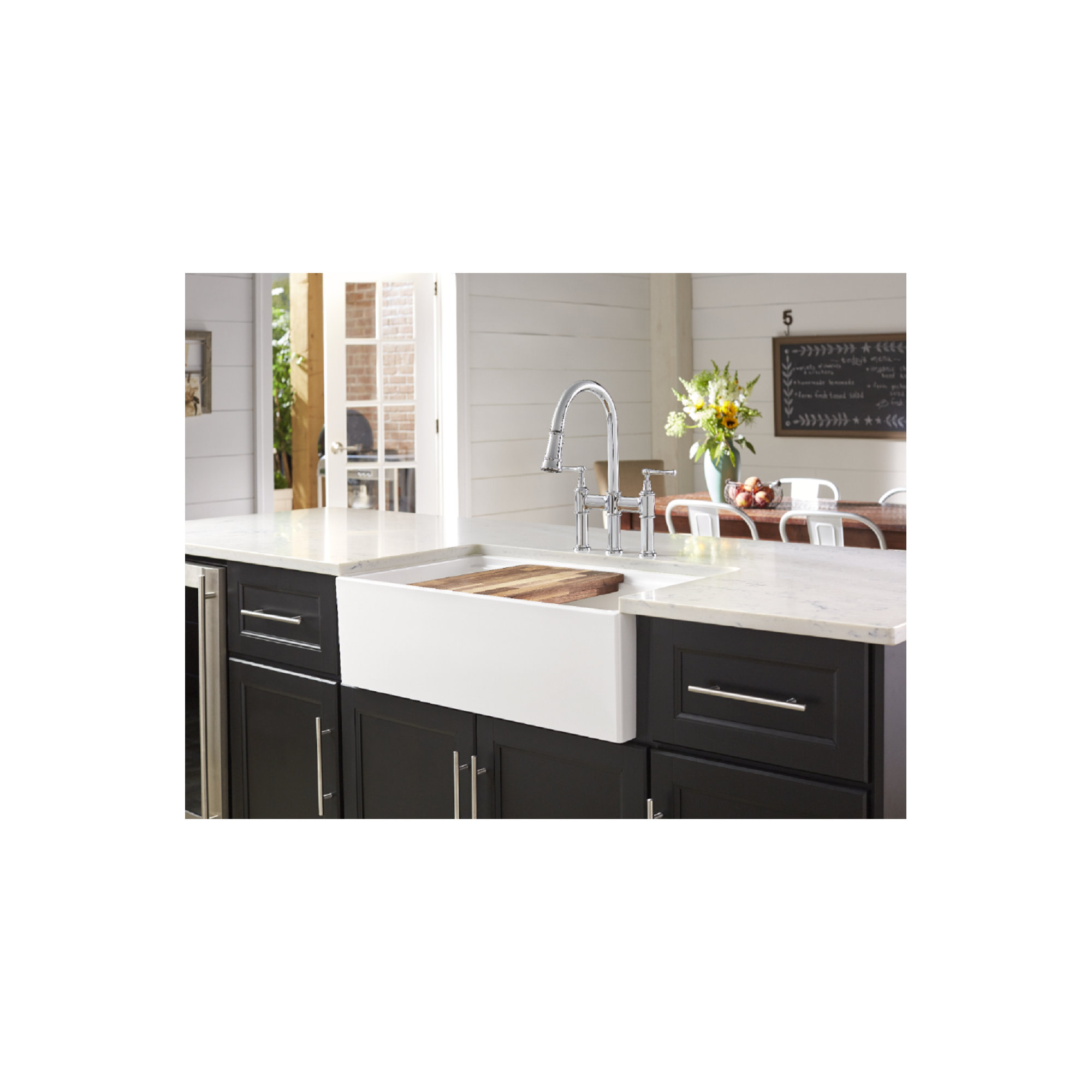 33" L x 20" W Double Basin Farmhouse/Apron Kitchen Sink, White
