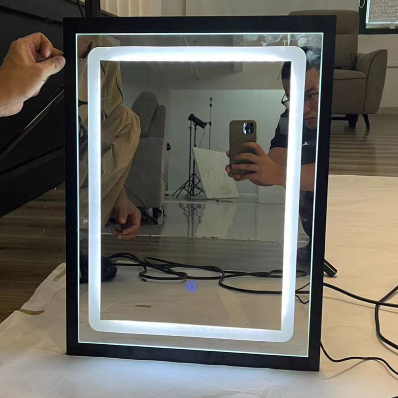 Miroir à DEL 918S de petite taille à contrôle tactile coulissant de 16 po x 21 po, tricolore, luminosité réglable en noir