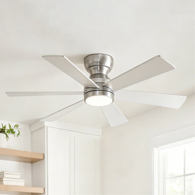 Ventilateur de plafond encastré 46 "avec lumières, télécommande, moteur à courant continu silencieux 6 ventilateurs de plafond à pales en contreplaqué 6 niveaux, ventilateur de plafond réversible, pour salon de patio, chambre à coucher, bureau, intérieur. (SLIVER)