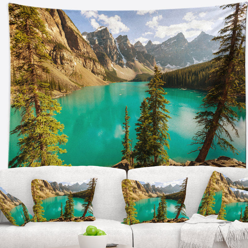 Paysage lac moraine dans la tapisserie du parc national banff, H 68 po x l 80 po