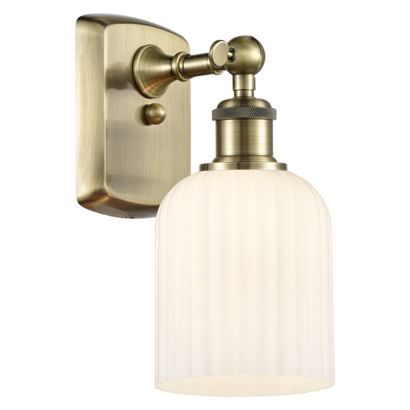 Applique à bras en acier Northgate, Laiton antique, Blanc brillant