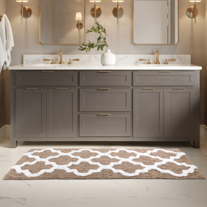Tapis de salle de bain en coton 24 po x 60 po avec motif de treillis et base antidérapante Freida - lavable à la machine
