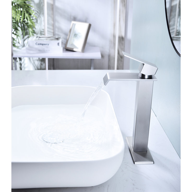 Robinet de lavabo pour salle de bain Waterfall, nickel brossé, et vérifié, débit de 1,2 gallon par minute