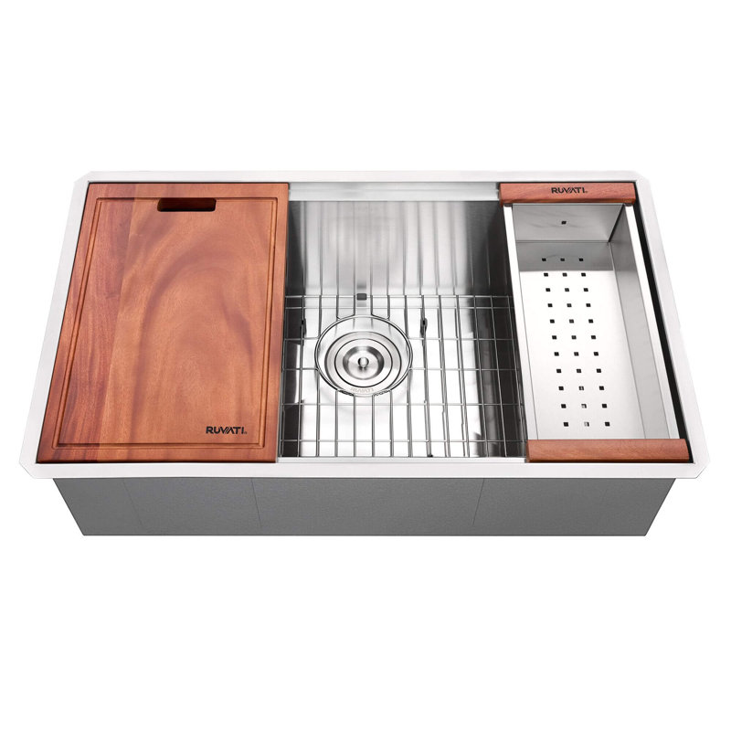 Roma Workstation Ledge 32" L x 19" W Undermount Kitchen Sink with Basket Strainer, 19" L x 28" W