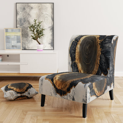 Fauteuil de chambre revêtu de velours blanc floral